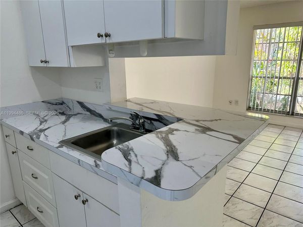 10764 N Kendall Dr , Unit I1, Miami, FL 33176