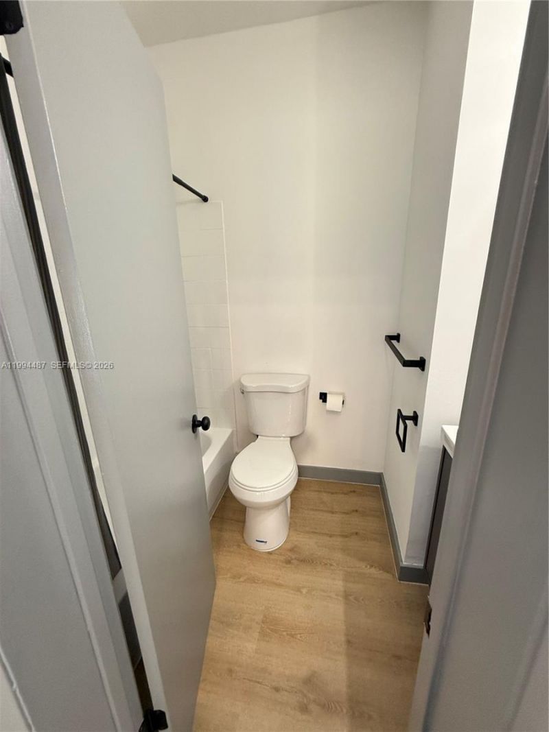 1320 Drexel Ave , Unit 302, Miami Beach, FL 33139 Photo