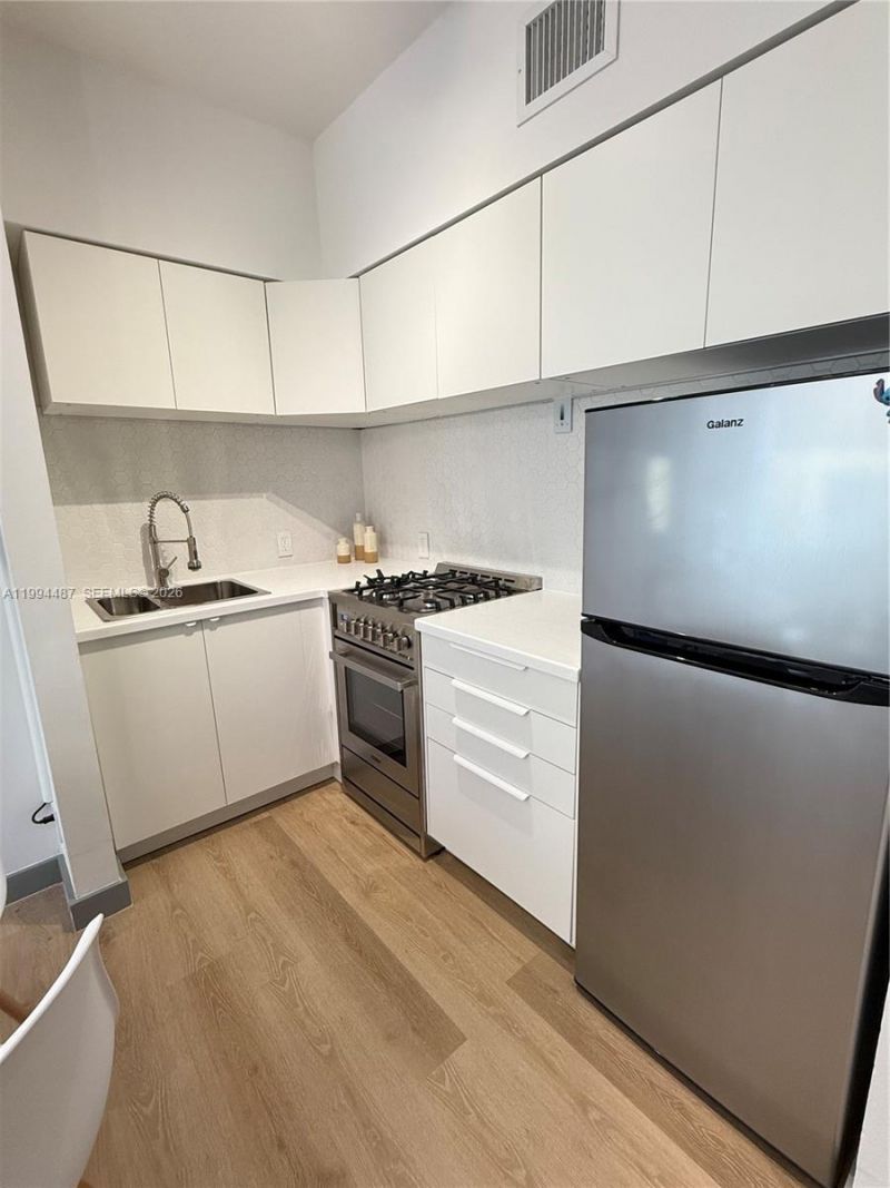 1320 Drexel Ave , Unit 302, Miami Beach, FL 33139 Photo