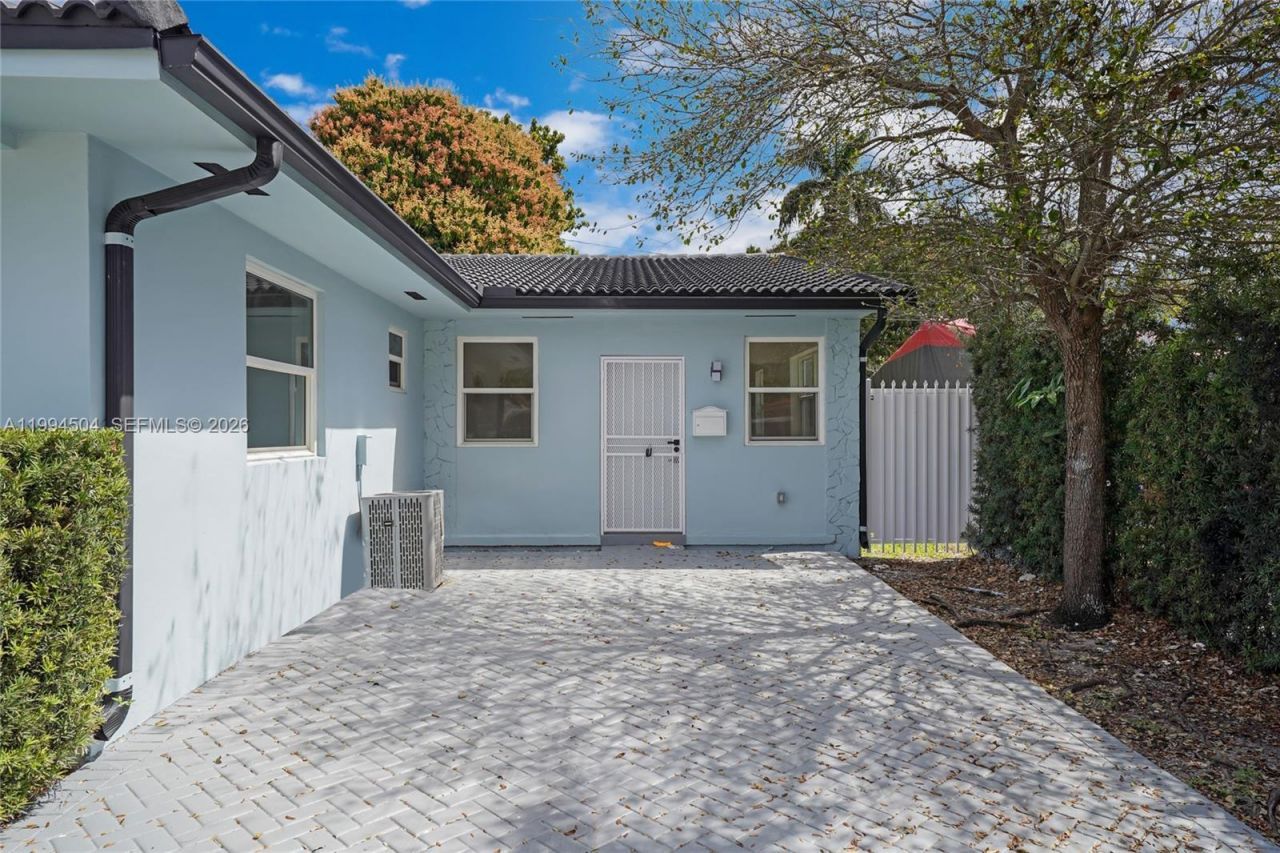 1239 SW 22nd Ave , Miami, FL 33135 Photo