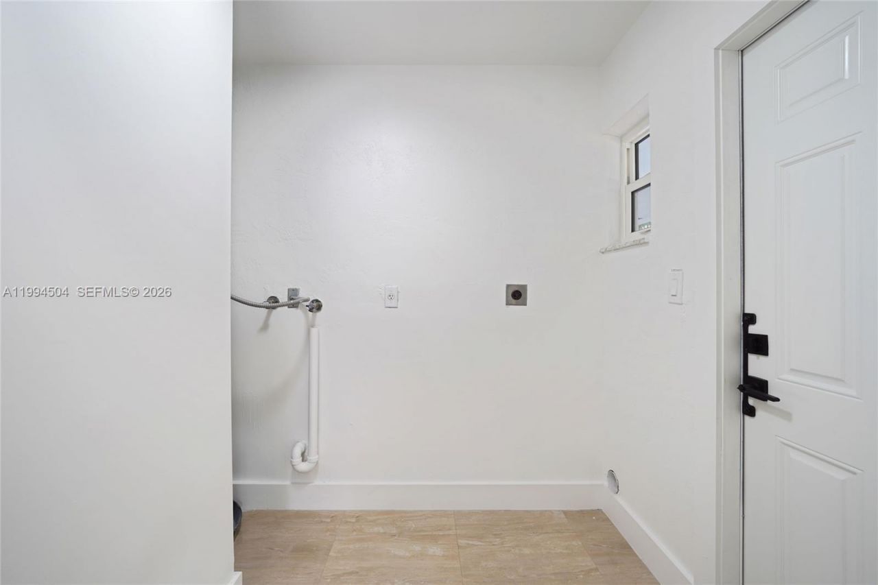 1239 SW 22nd Ave , Miami, FL 33135 Photo