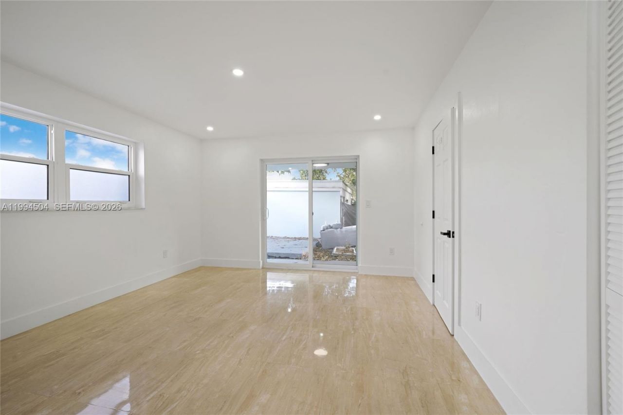 1239 SW 22nd Ave , Miami, FL 33135 Photo