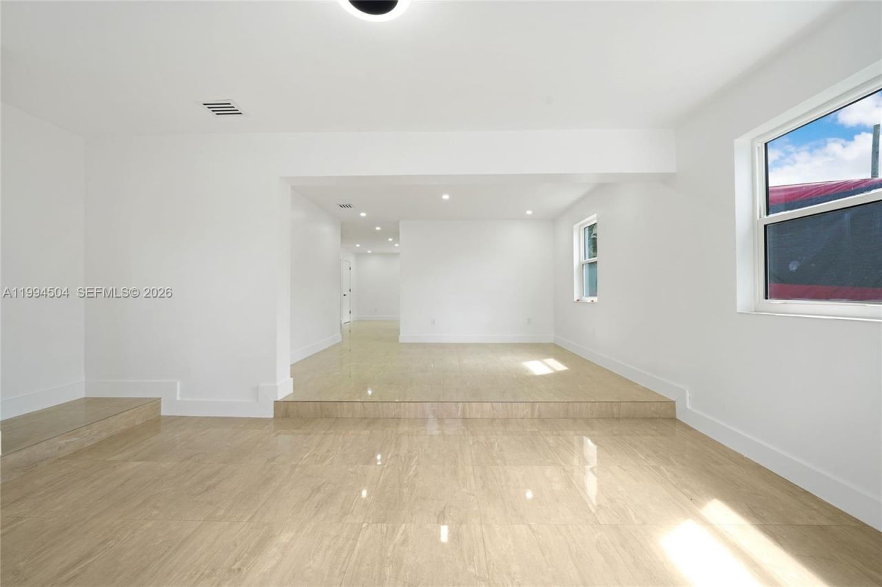 1239 SW 22nd Ave , Miami, FL 33135 Photo