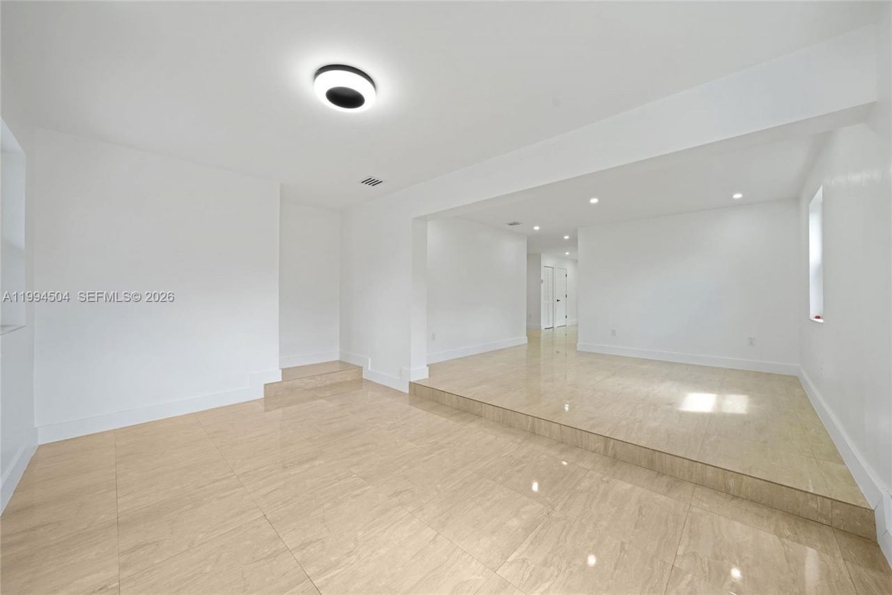 1239 SW 22nd Ave , Miami, FL 33135 Photo