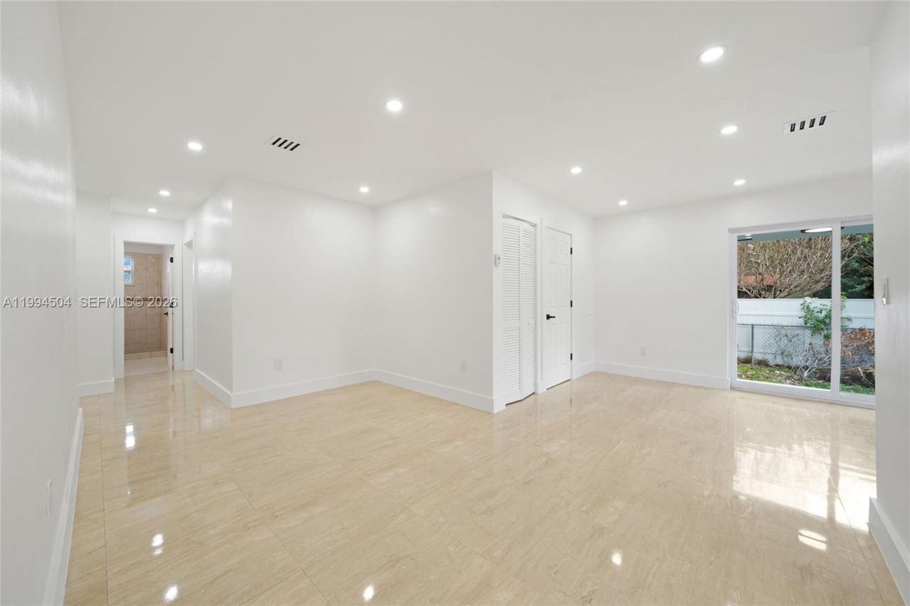 1239 SW 22nd Ave , Miami, FL 33135 Photo