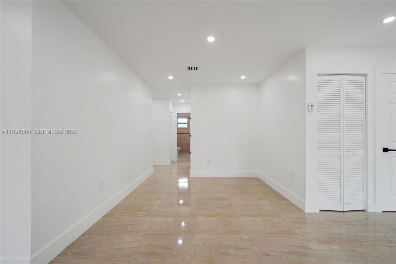 1239 SW 22nd Ave , Miami, FL 33135 Photo