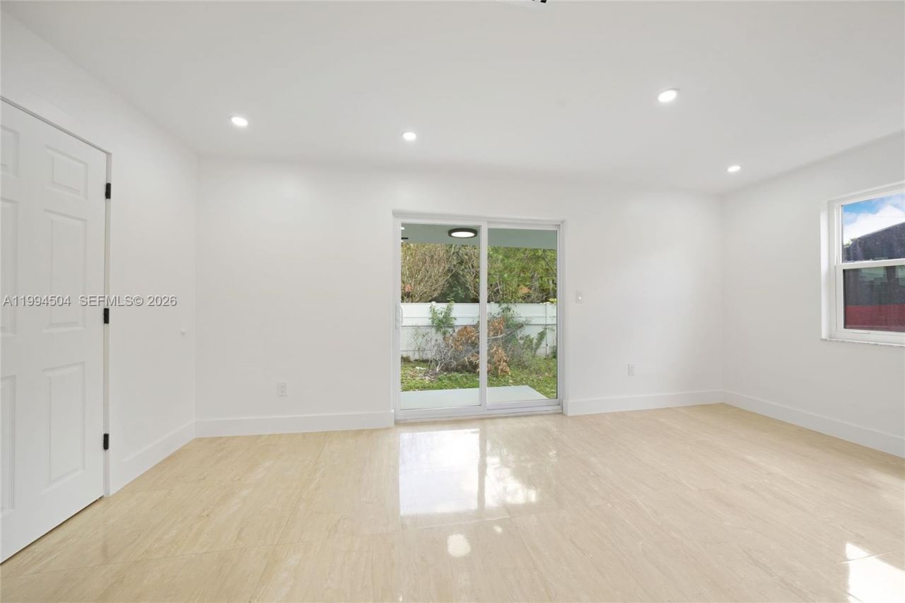 1239 SW 22nd Ave , Miami, FL 33135 Photo