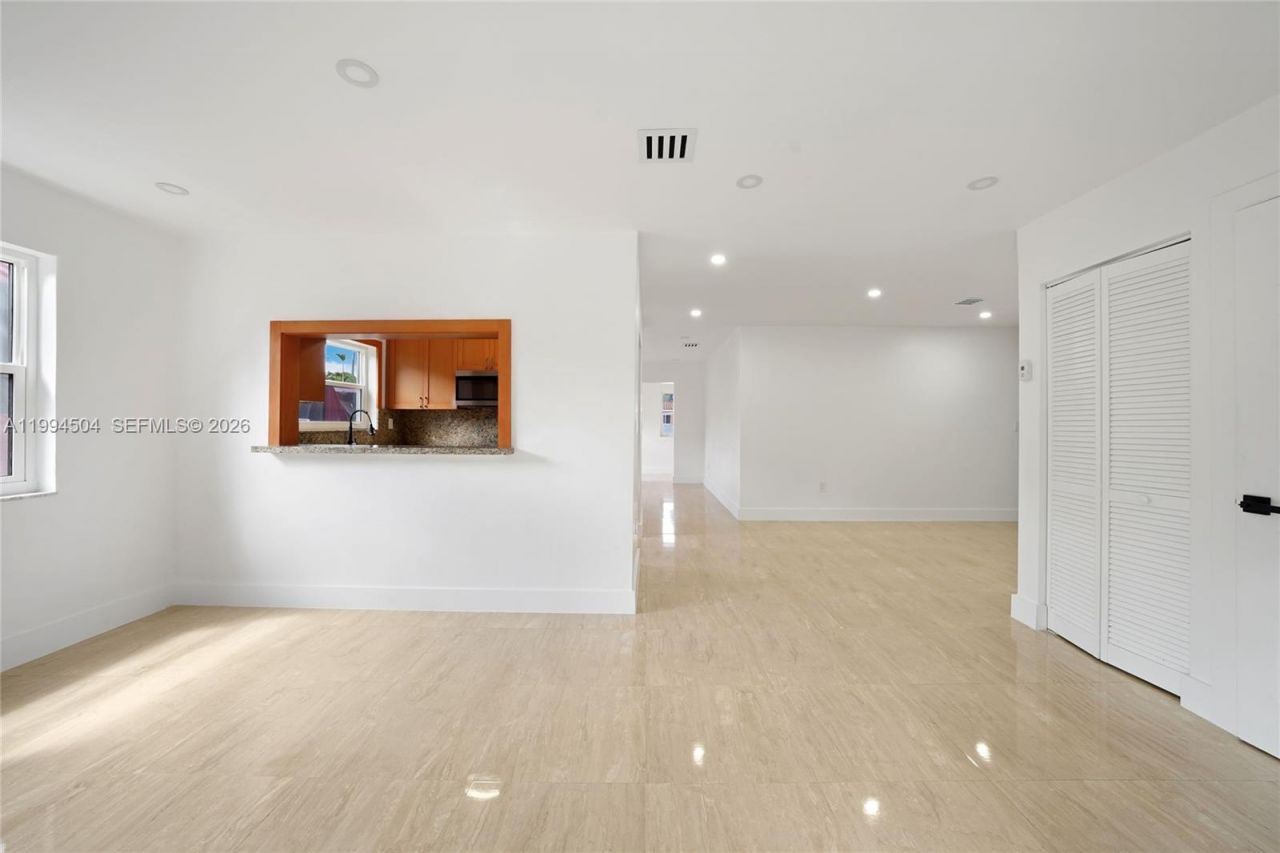 1239 SW 22nd Ave , Miami, FL 33135 Photo