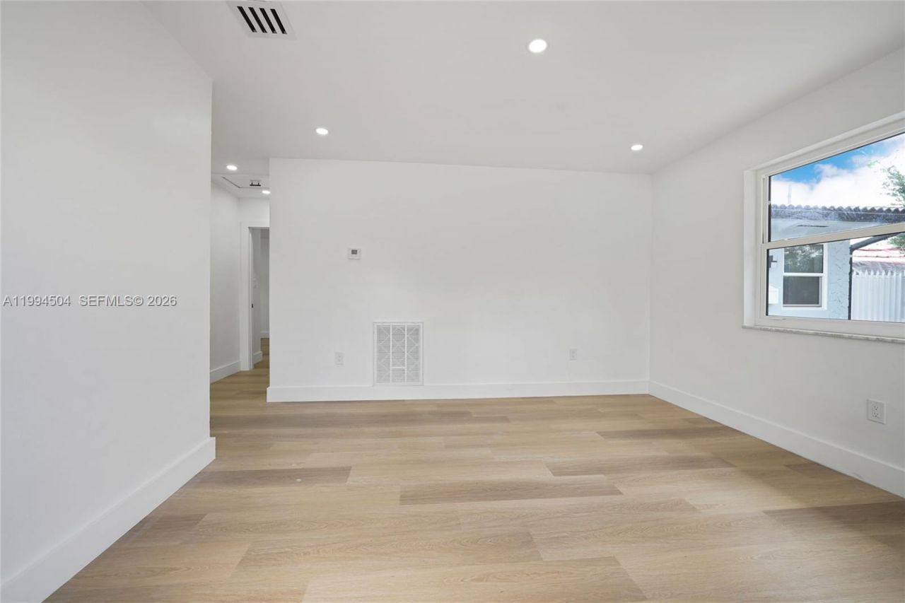 1239 SW 22nd Ave , Miami, FL 33135 Photo