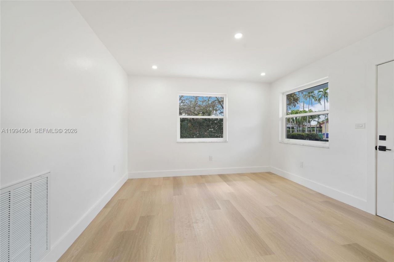 1239 SW 22nd Ave , Miami, FL 33135 Photo