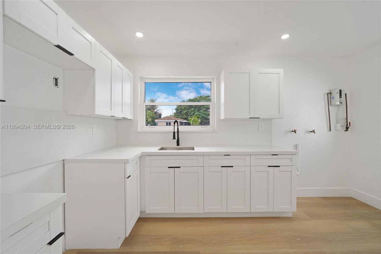 1239 SW 22nd Ave , Miami, FL 33135 Photo