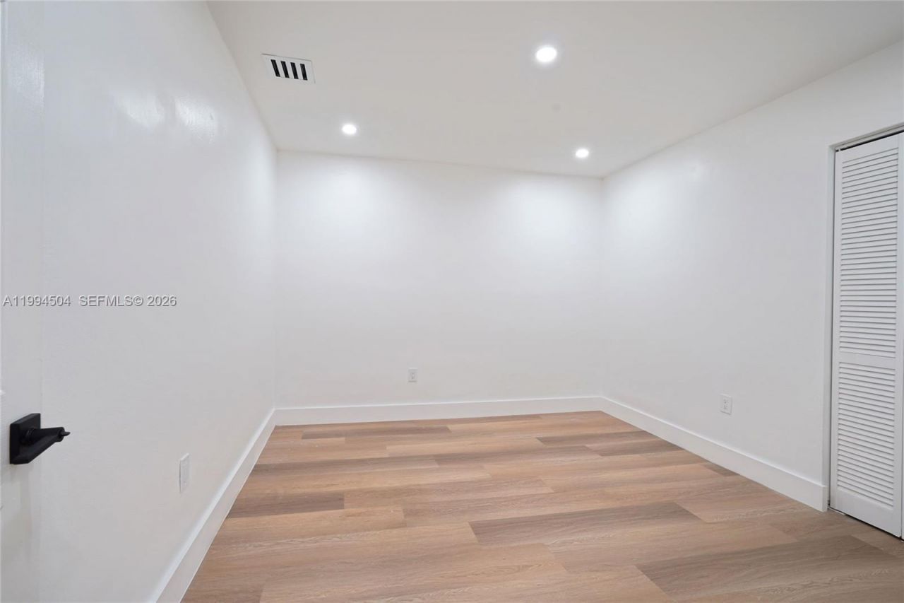 1239 SW 22nd Ave , Miami, FL 33135 Photo