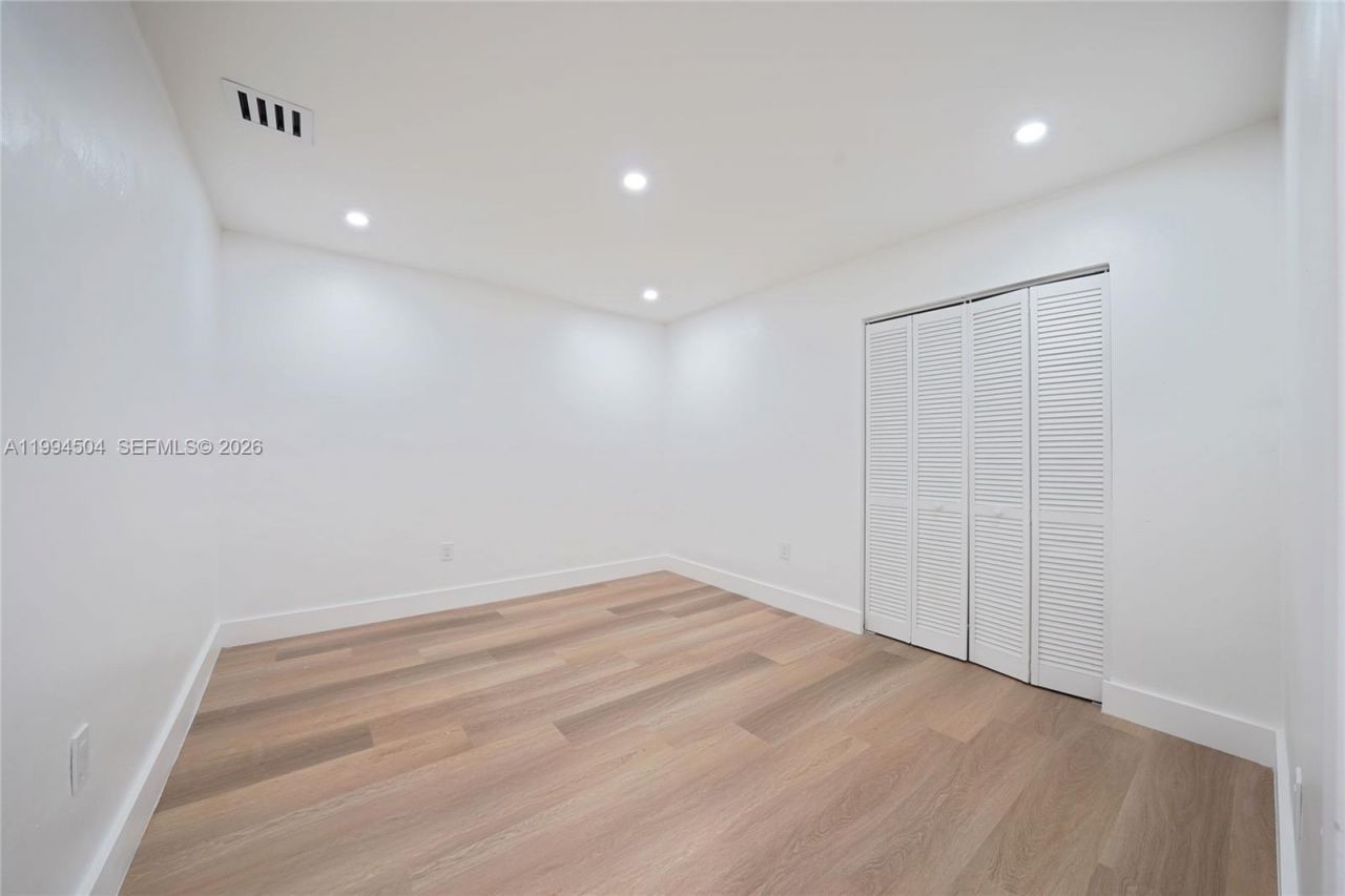 1239 SW 22nd Ave , Miami, FL 33135 Photo