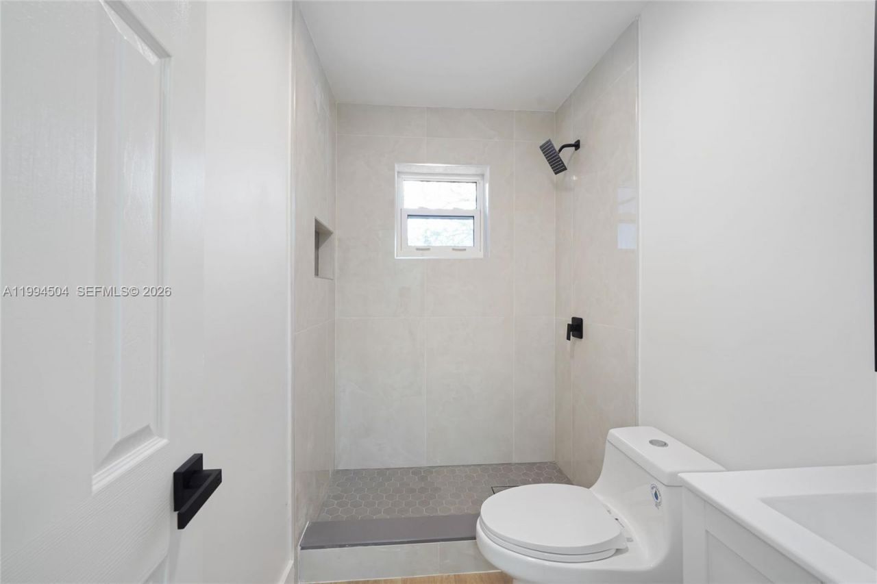 1239 SW 22nd Ave , Miami, FL 33135 Photo