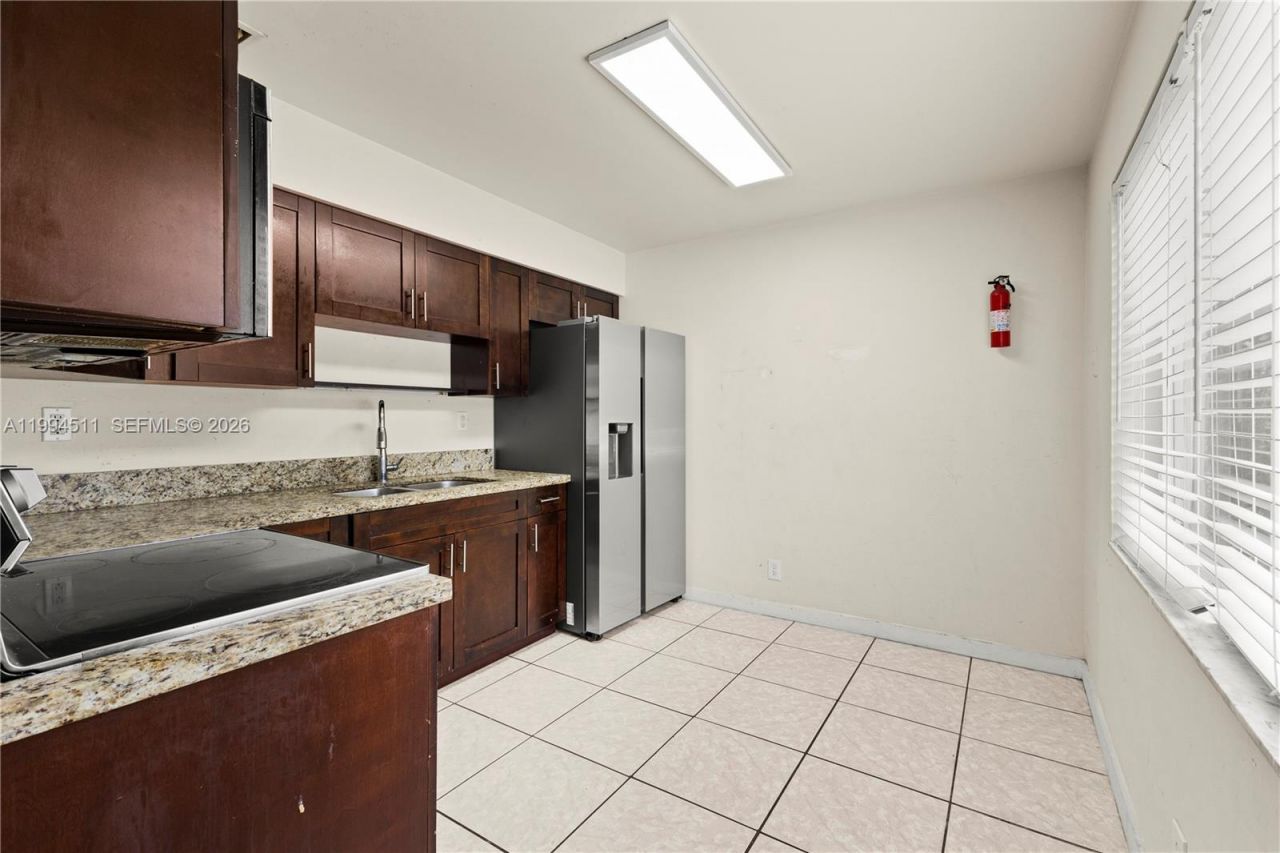 6121 SW 40th Ct , Unit A, Miramar, FL 33023 Photo