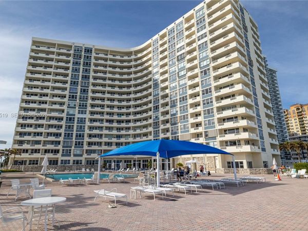 3180 S Ocean Dr, Unit 718, Hallandale Beach, FL 33009