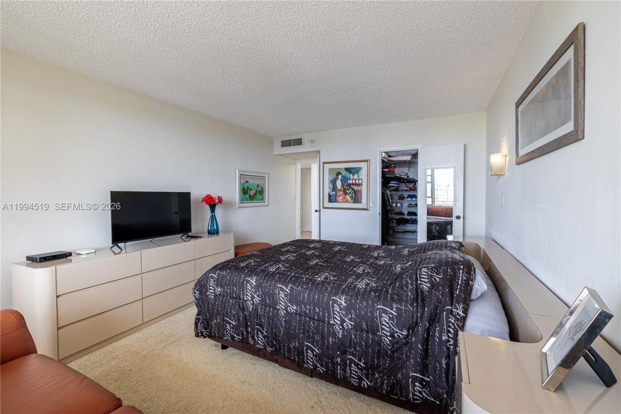 3180 S Ocean Dr, Unit 718, Hallandale Beach, FL 33009 Photo