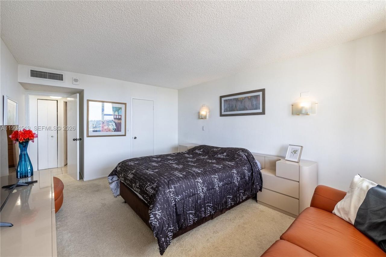 3180 S Ocean Dr, Unit 718, Hallandale Beach, FL 33009 Photo