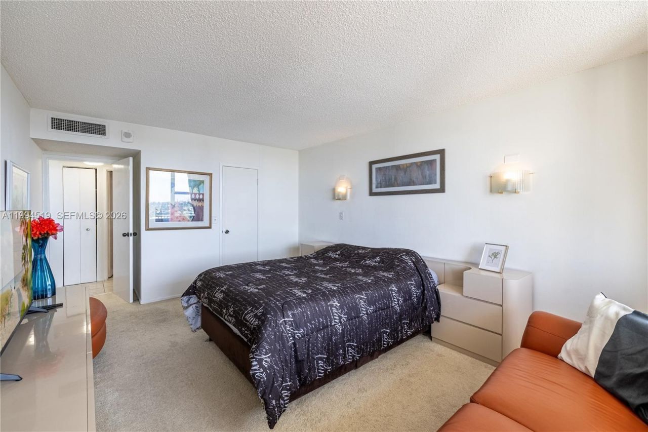3180 S Ocean Dr, Unit 718, Hallandale Beach, FL 33009 Photo