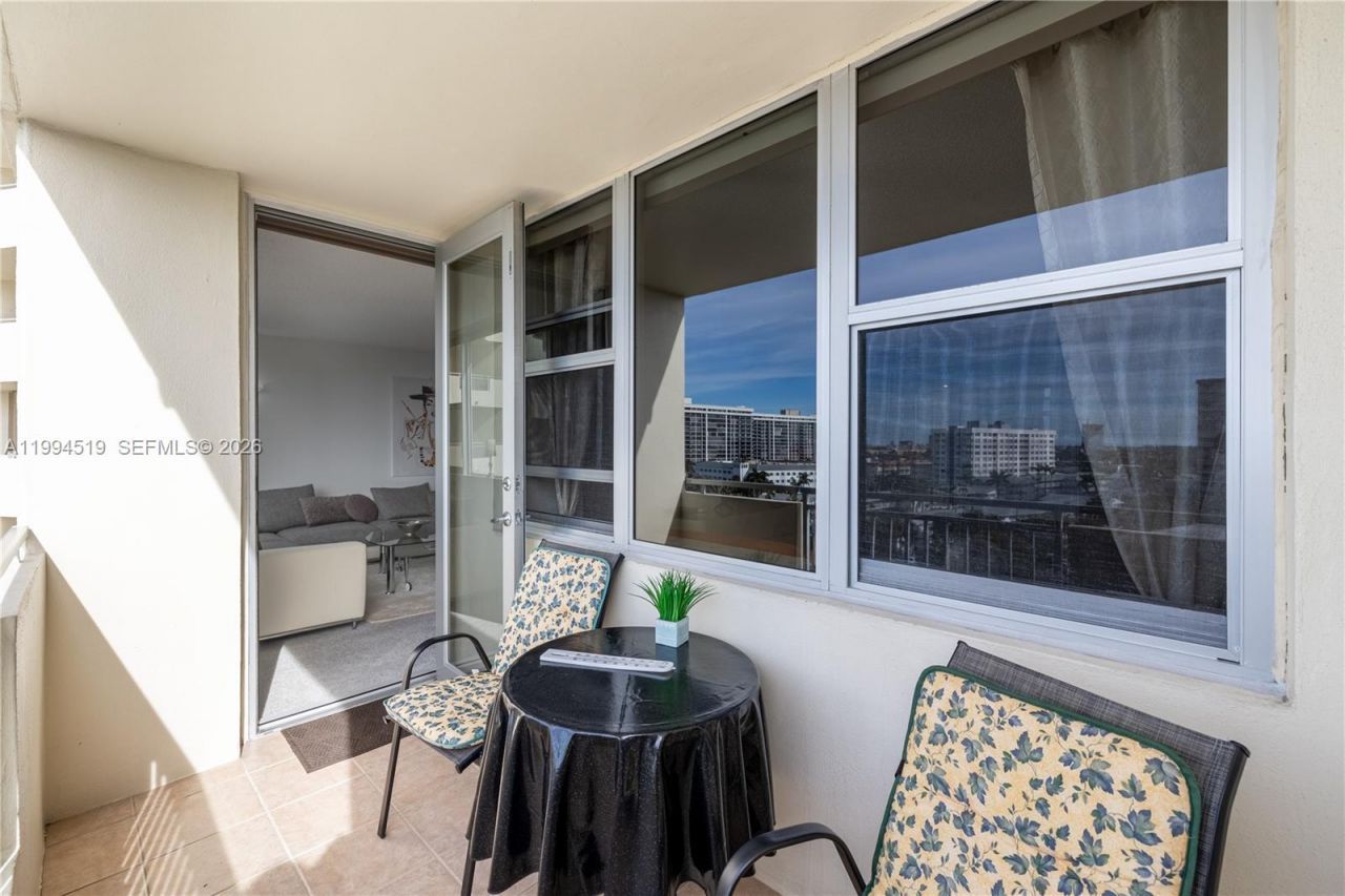 3180 S Ocean Dr, Unit 718, Hallandale Beach, FL 33009 Photo