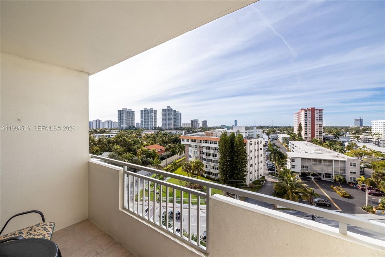 3180 S Ocean Dr, Unit 718, Hallandale Beach, FL 33009 Photo
