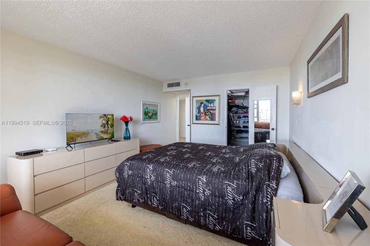 3180 S Ocean Dr, Unit 718, Hallandale Beach, FL 33009 Photo
