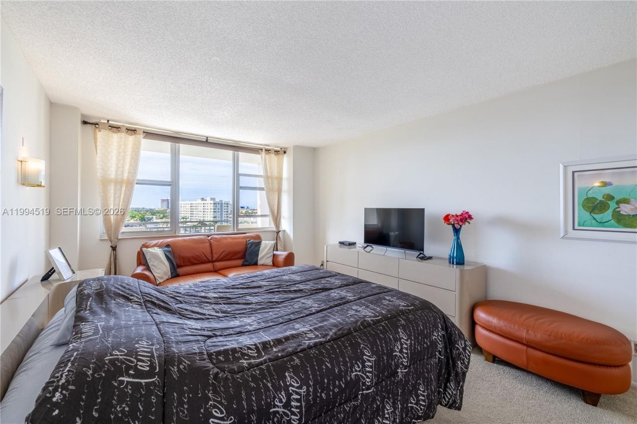 3180 S Ocean Dr, Unit 718, Hallandale Beach, FL 33009 Photo