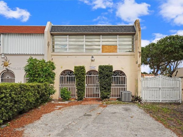 7205 W 2nd Ln , Hialeah, FL 33014