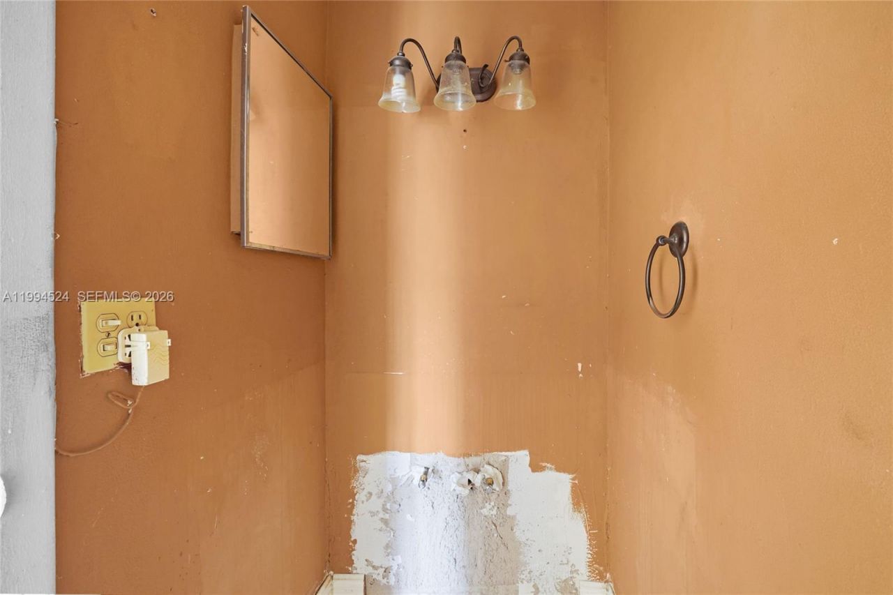 7205 W 2nd Ln , Hialeah, FL 33014 Photo