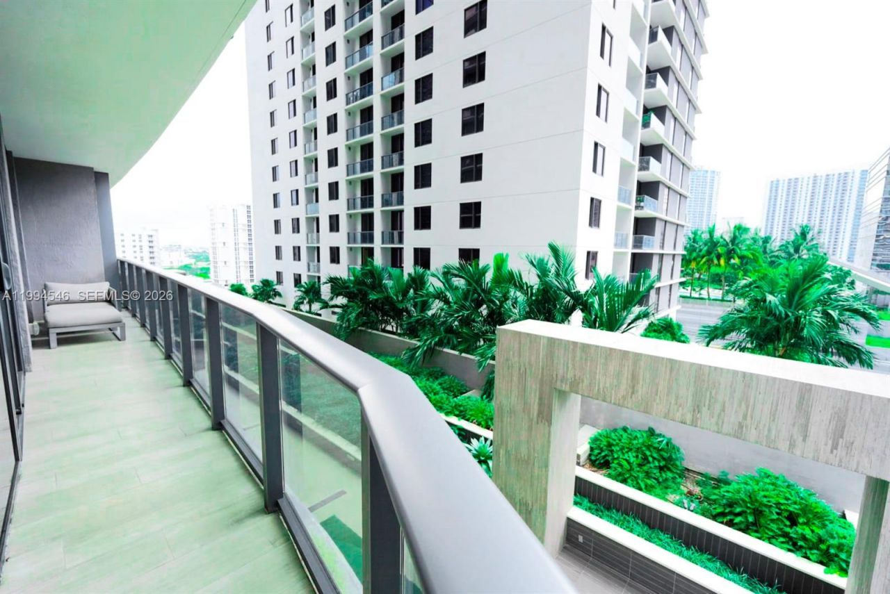 55 SW 9th St, Unit 1001, Miami, FL 33130 Photo