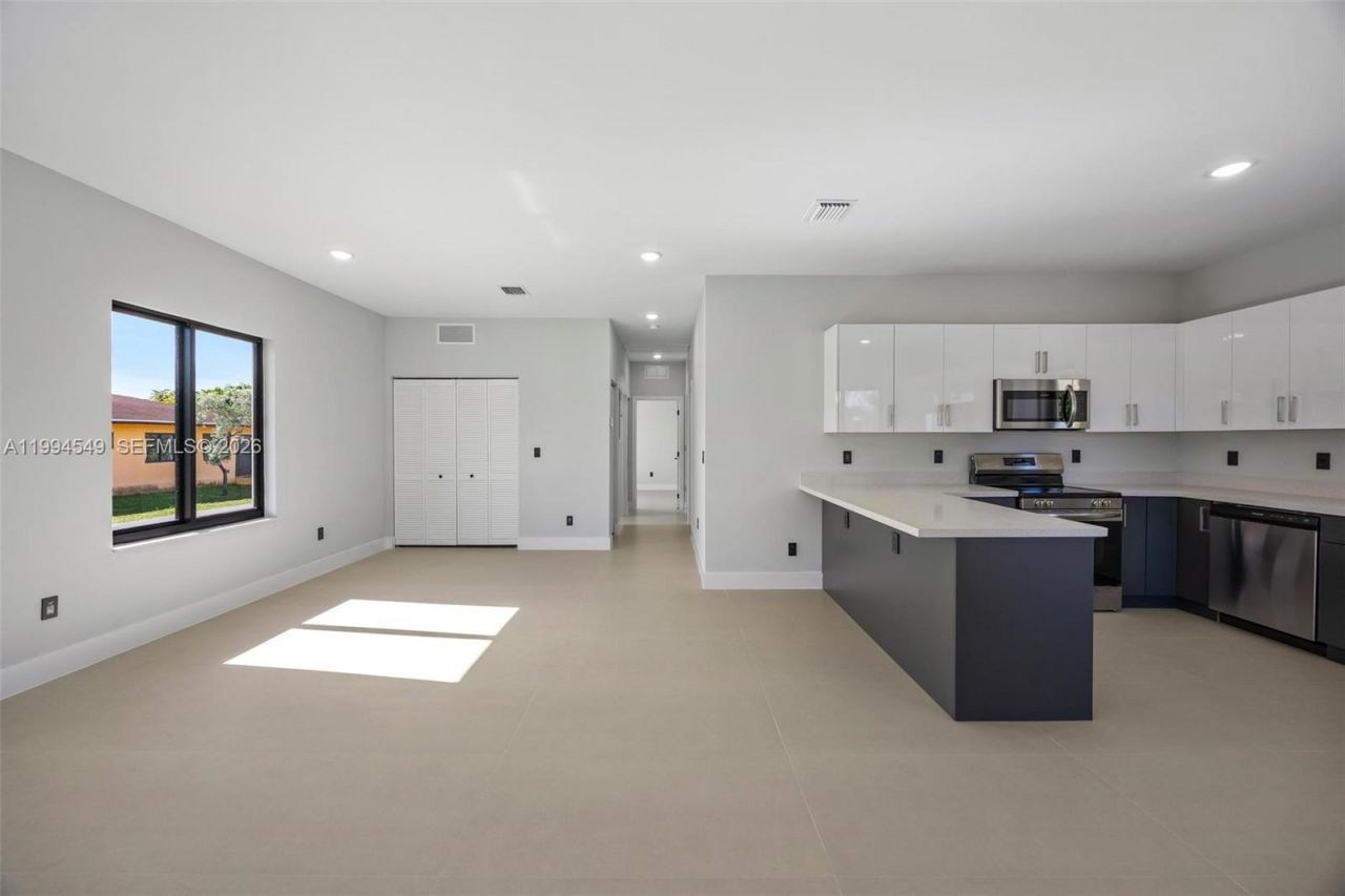 601 NW 3rd Ave , Unit A, Hallandale Beach, FL 33009 Photo