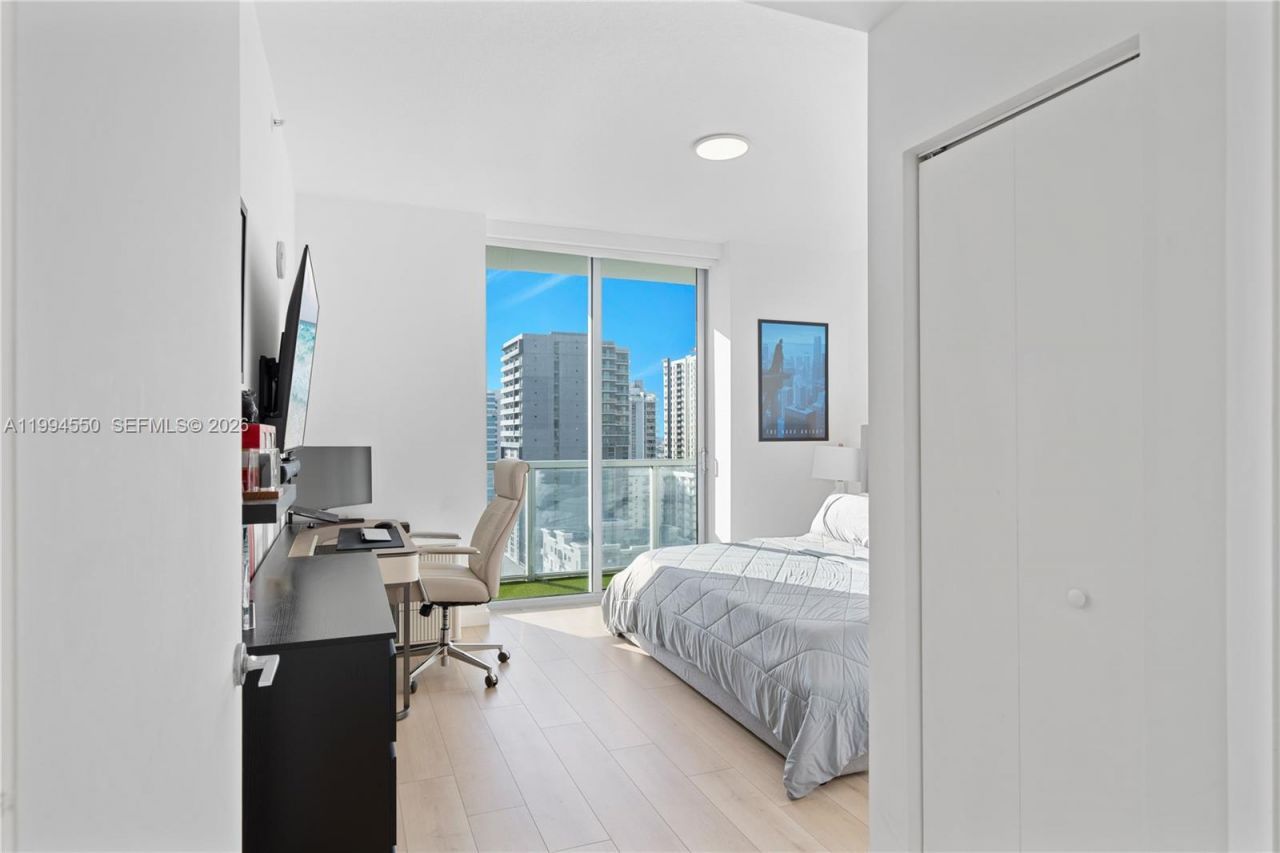1111 SW 1st Ave, Unit 2114-N, Miami, FL 33130 Photo