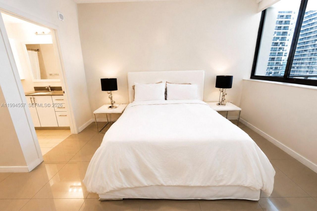 999 SW 1st Ave, Unit 2201, Miami, FL 33130 Photo