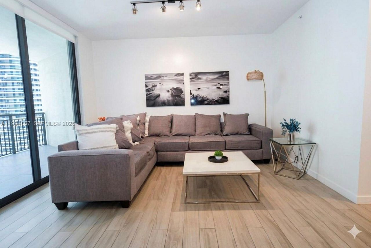 999 SW 1st Ave, Unit 2201, Miami, FL 33130 Photo
