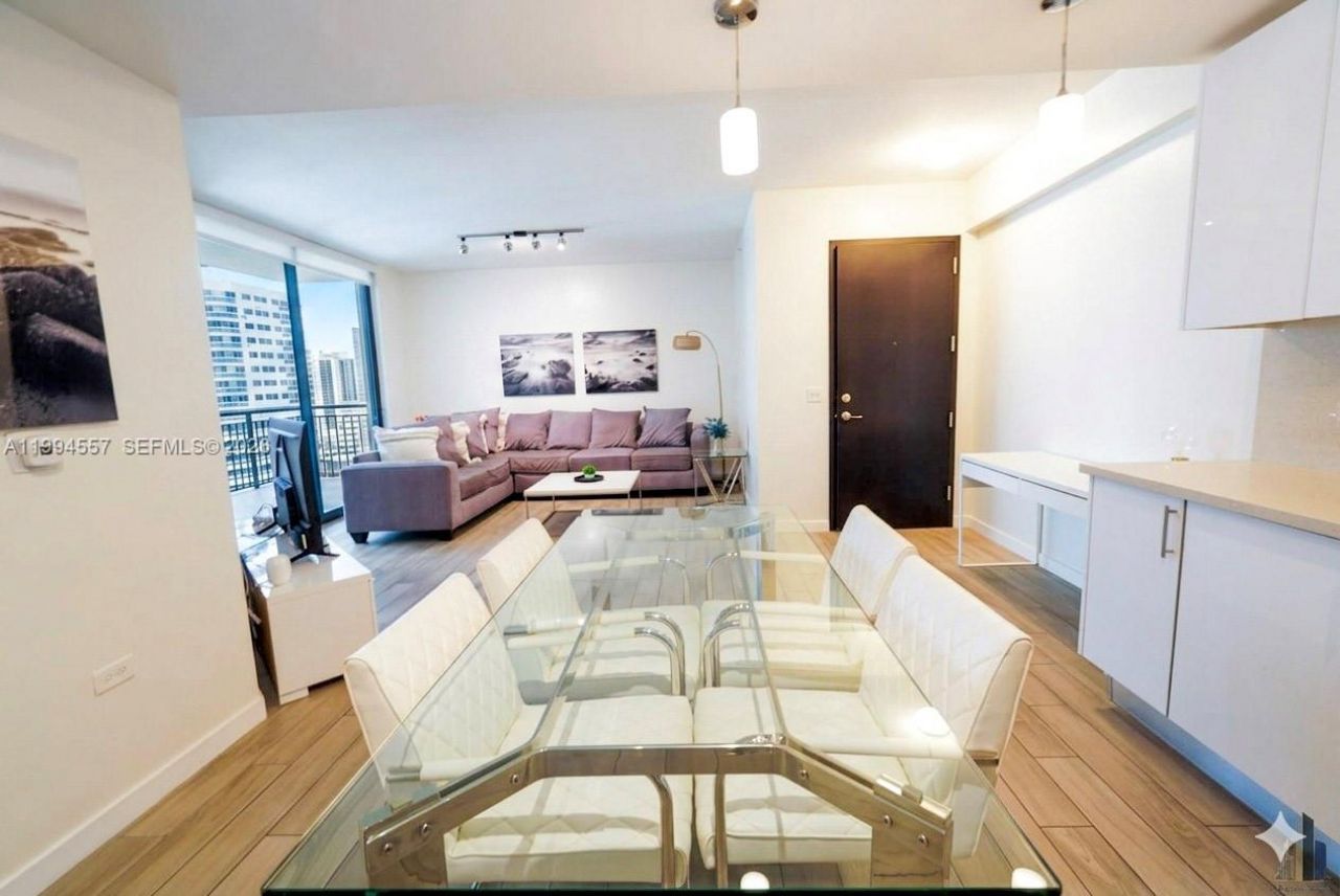 999 SW 1st Ave, Unit 2201, Miami, FL 33130 Photo