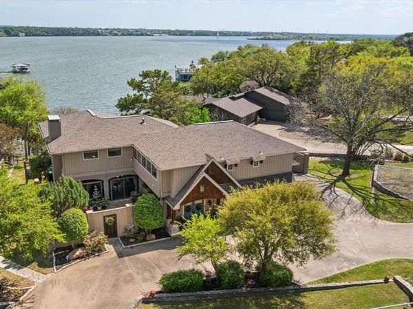 3901 Crescent Drive, Granbury, TX 76049