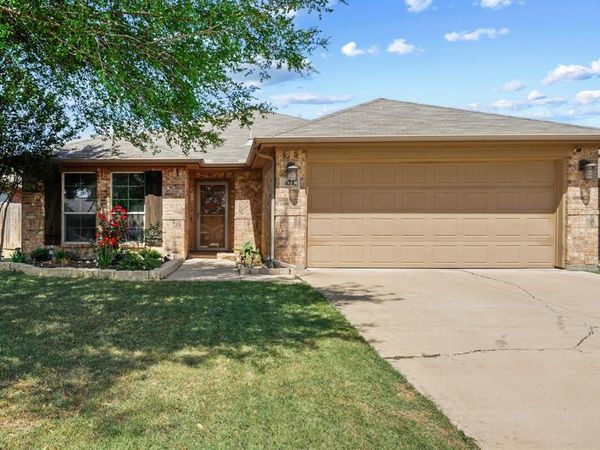 424 Brookhollow Lane , Saginaw, TX 76131
