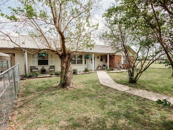 2382 N Fm 1743, Windom, TX 75492