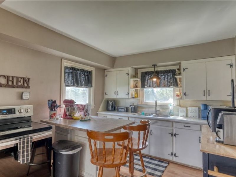 825 Friendship Drive, New Concord, OH 43762 Photo 10