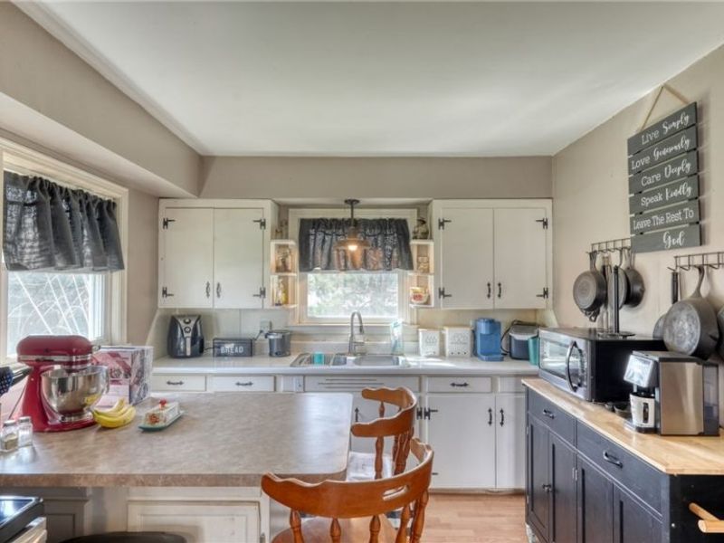 825 Friendship Drive, New Concord, OH 43762 Photo 8