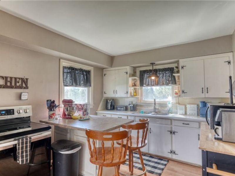 825 Friendship Drive, New Concord, OH 43762 Photo 9