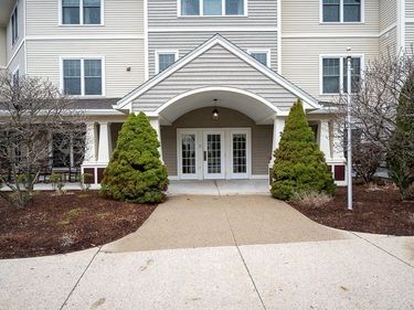 7 Crescent Way, Unit 209, Sturbridge, MA 01566