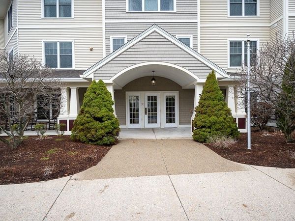 7 Crescent Way, Unit 209, Sturbridge, MA 01566