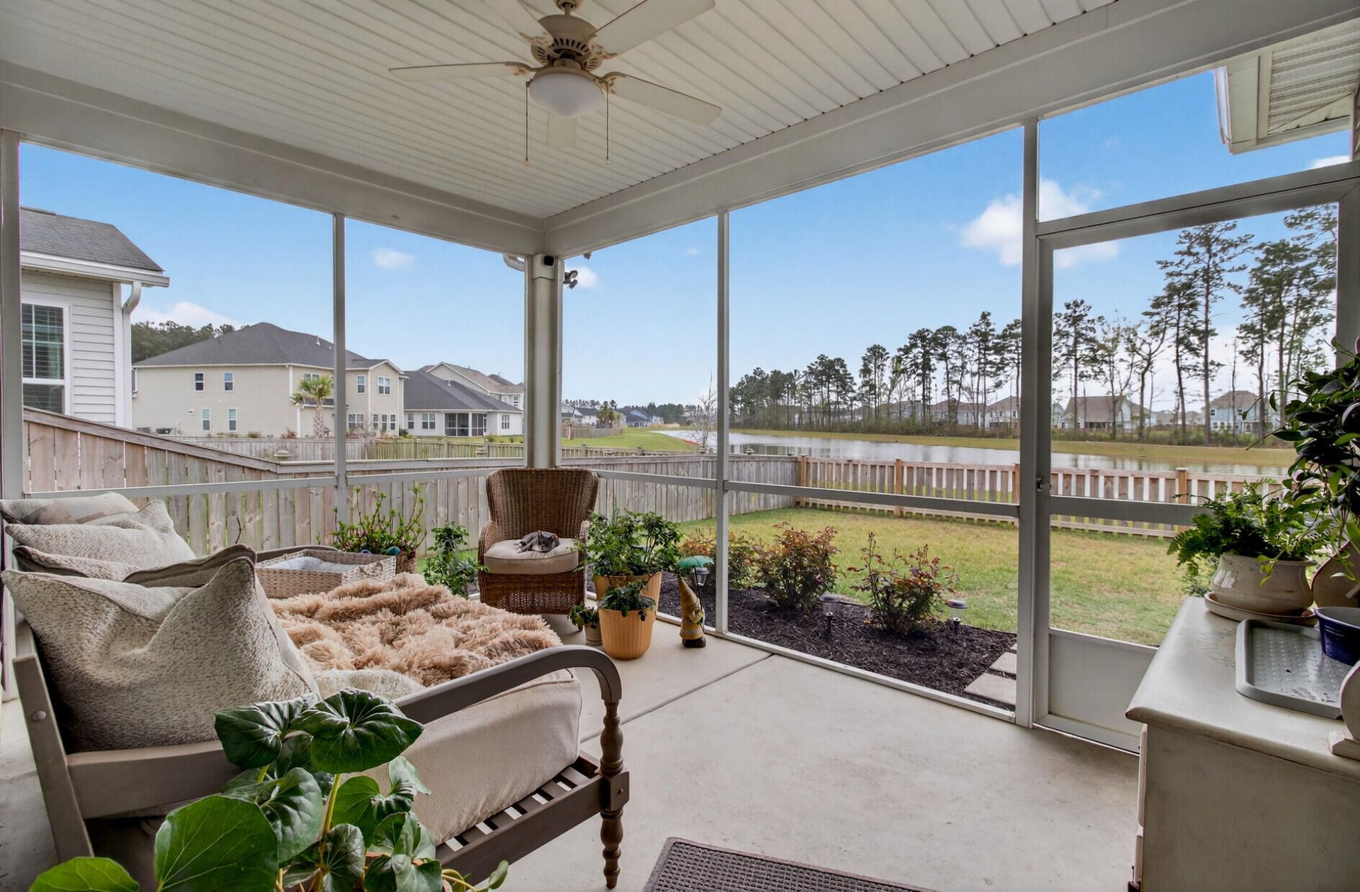 492 Rowley Lane Photo 44