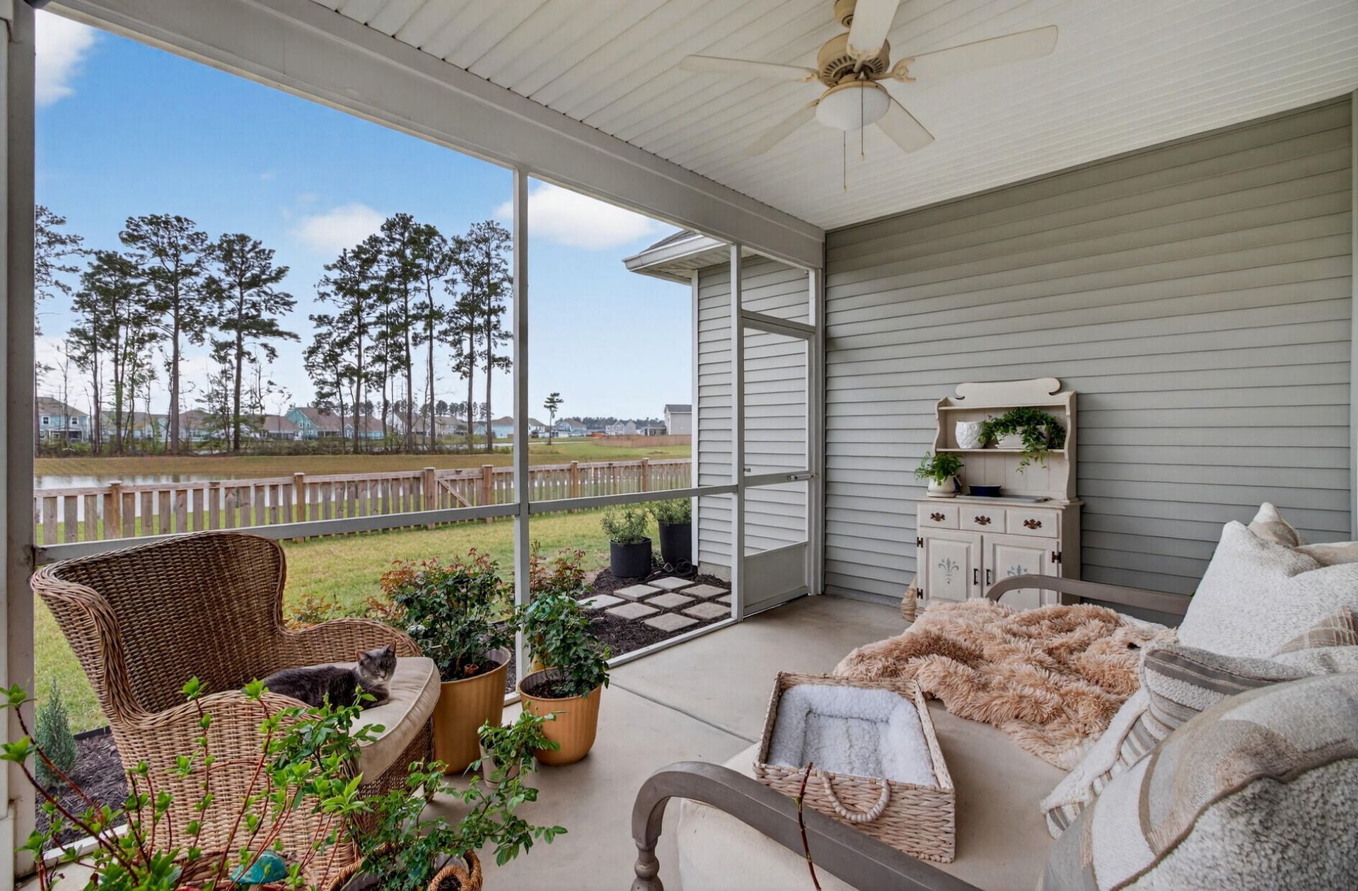 492 Rowley Lane Photo 46