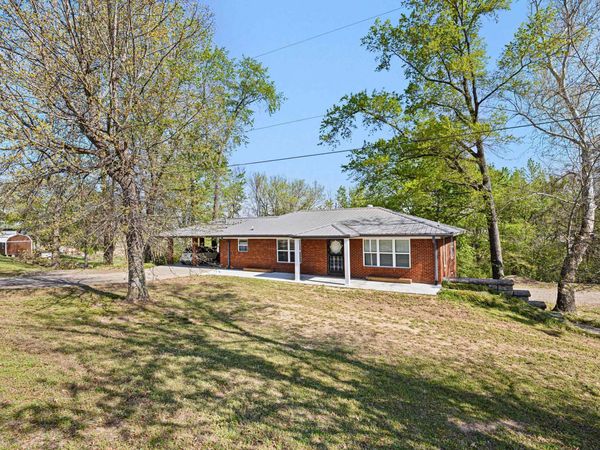 52 W Parish Drive, Subiaco, AR 72865