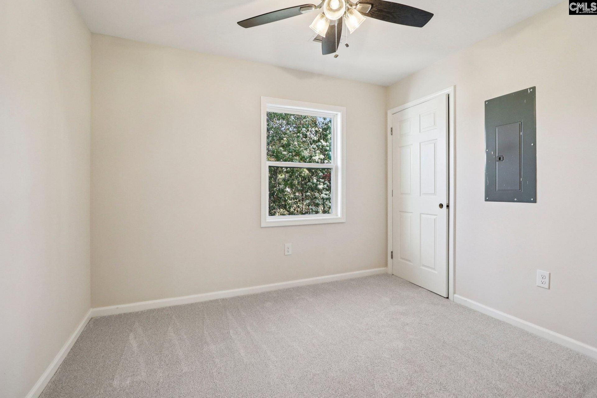 262 Breezy Bay Drive  Photo 11