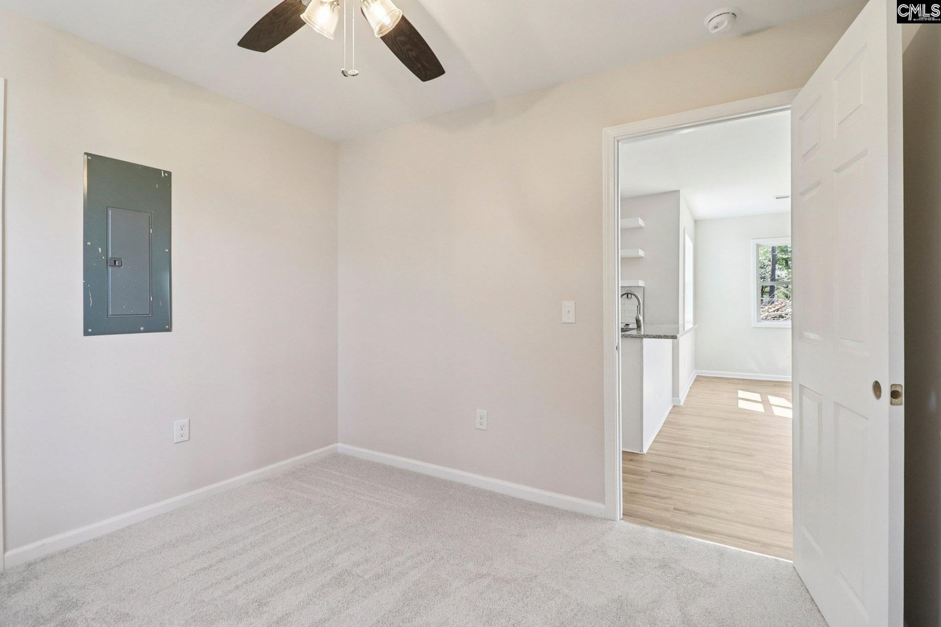 262 Breezy Bay Drive  Photo 12