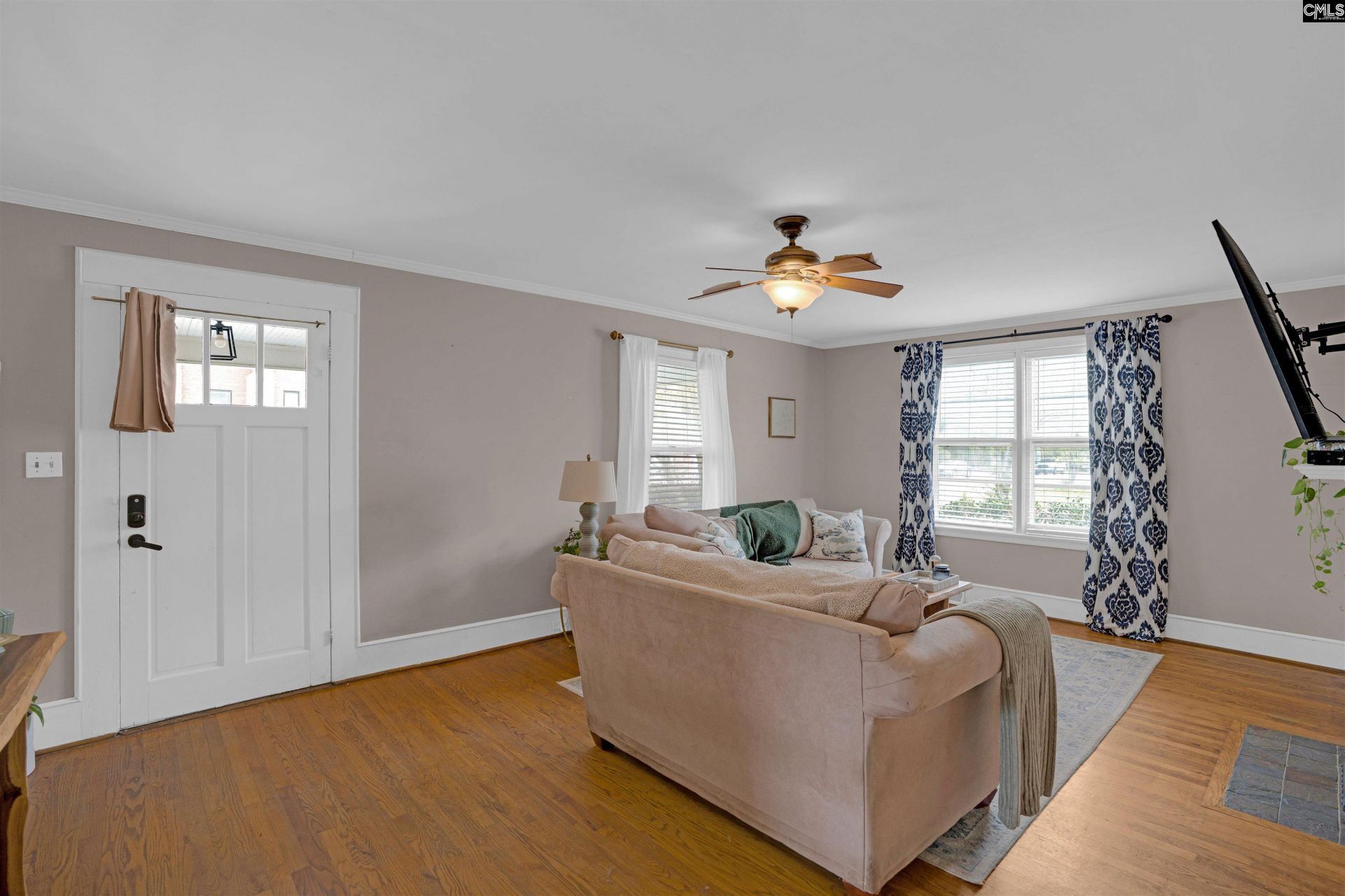 607 Holland Avenue  Photo 10