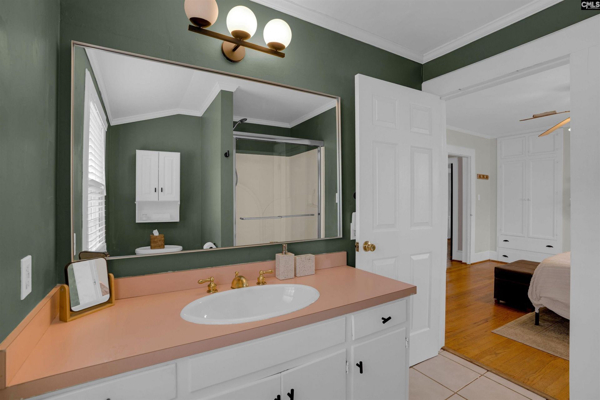 607 Holland Avenue  Photo 5